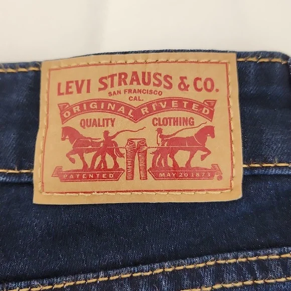 Levi's 721 High Rise Skinny Jean - Picture 4 of 4